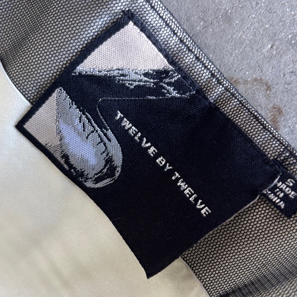 Twelve by Twelve Black and Silver Mesh Detail - Picture 2 of 2